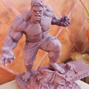 Figura de Hulk en roca para decorar